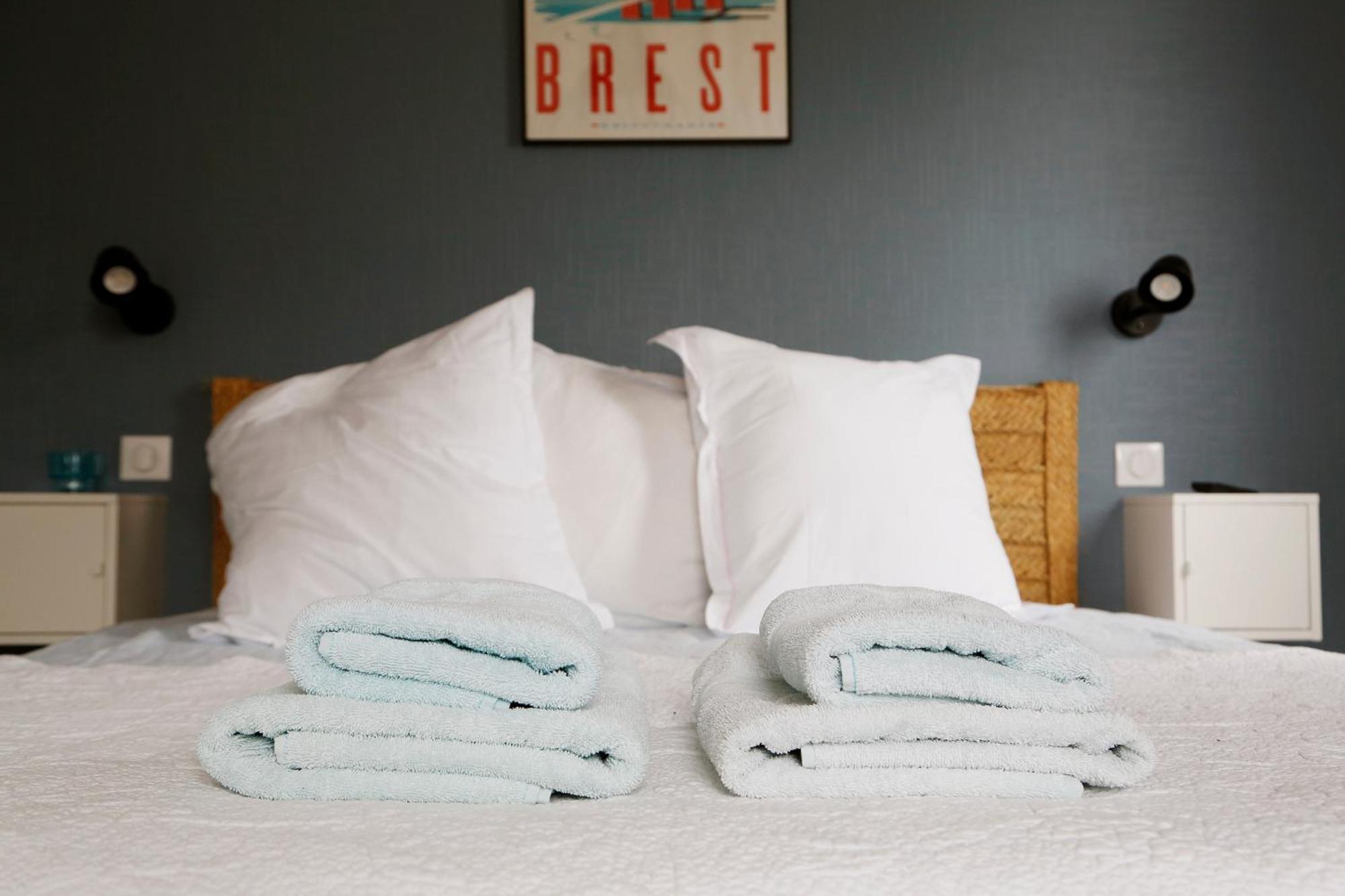 Bed and Breakfast L'Atelier De Mezareun Ushant Екстер'єр фото